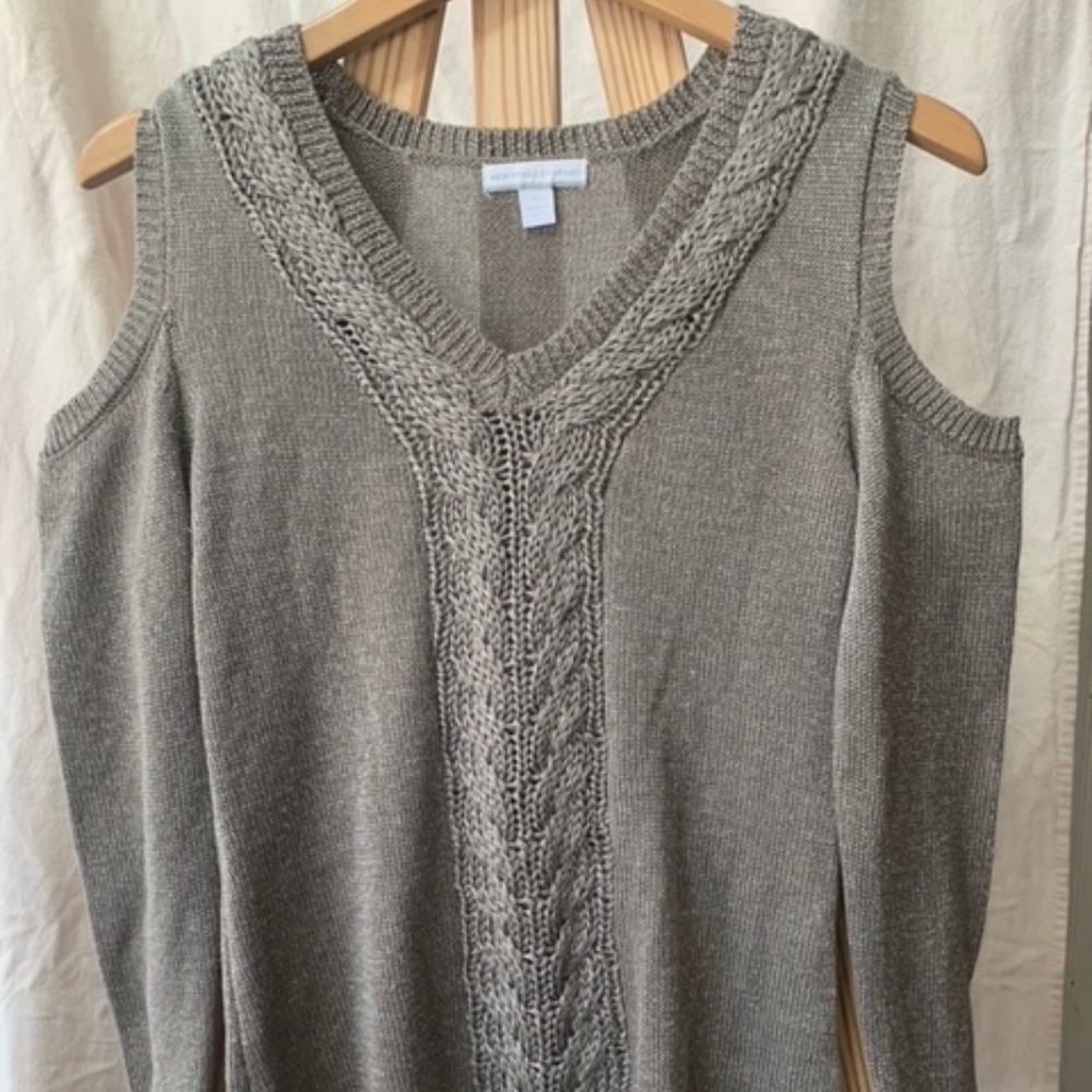 New York & Co NWOT Silver Sparkle, Peek-A-Boo Sweater Shoulder Sweater, Size XS